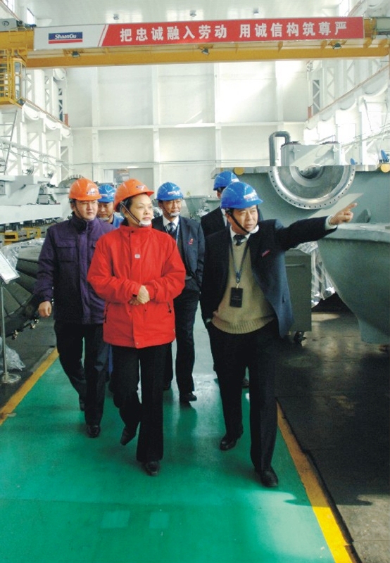 2007年国家发改委工业司副司长黄鹂来南宫NG28视察